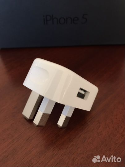 Адаптер USB Designed by Apple in California