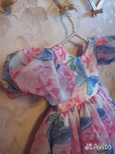 Платье с бабочками для девочки