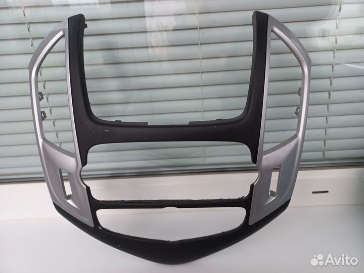 Рамка магнитолы Шевроле Круз рестайлинг