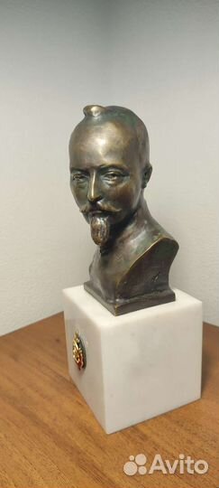 Бронзовый бюст Ф.Э. Дзержинского