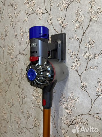 Пылесос Dyson v8