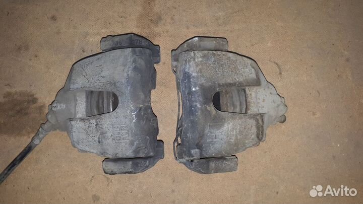 Суппорт тормозной передний правый левый Volvo S40