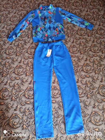 Женский спортивный костюм