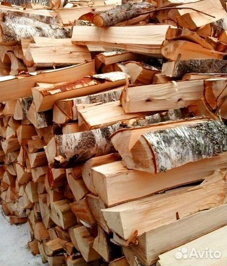 Дрова сложенные