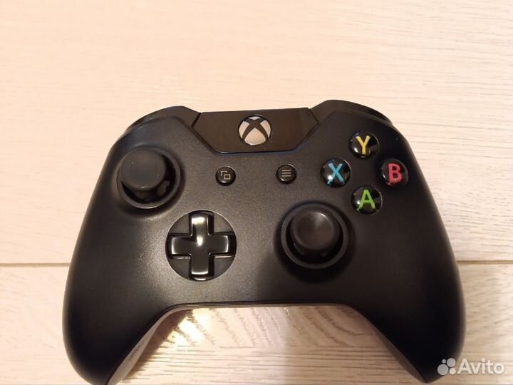 Геймпад Xbox One Wireless