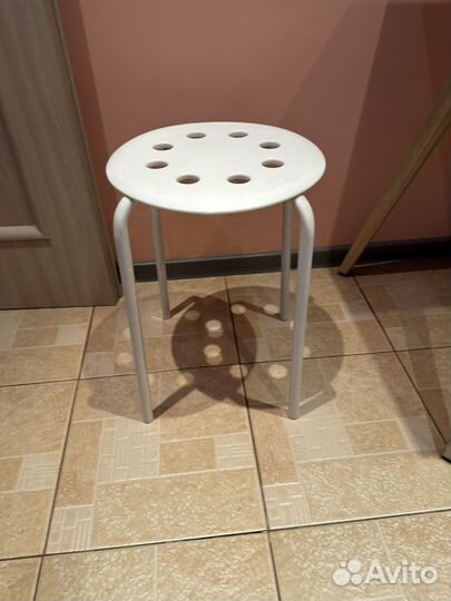 Табуретка IKEA белая