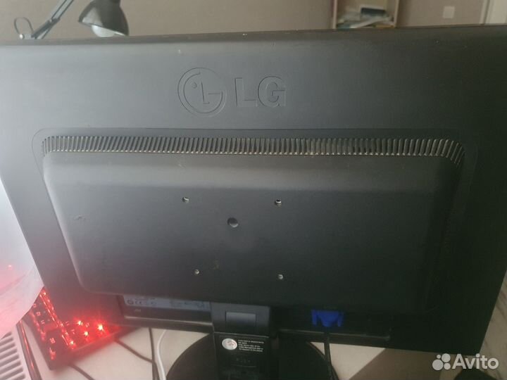 Монитор LG flatron w2042s 75 гц