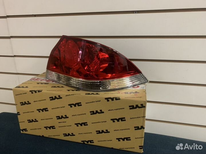 Фонарь задний правый Mitsubishi Lancer 9