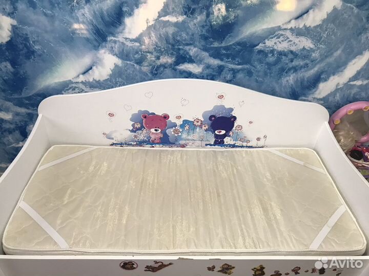 Детская кровать с матрасом и бортиками