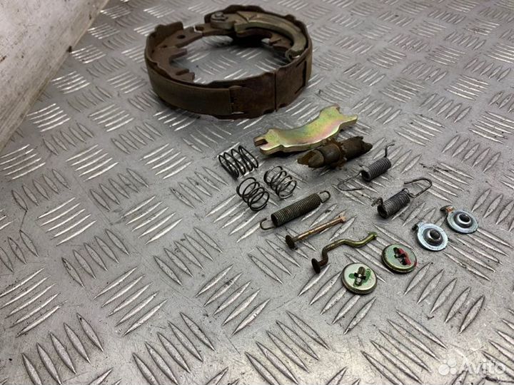 Ремкомплект стояночного тормоза правый Toyota