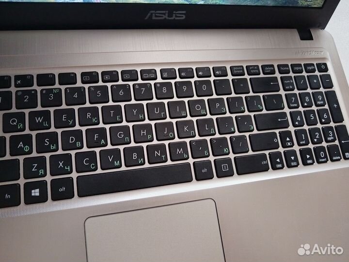 Asus/Core i3 5005u/8gb/256SSD/батарея как новая