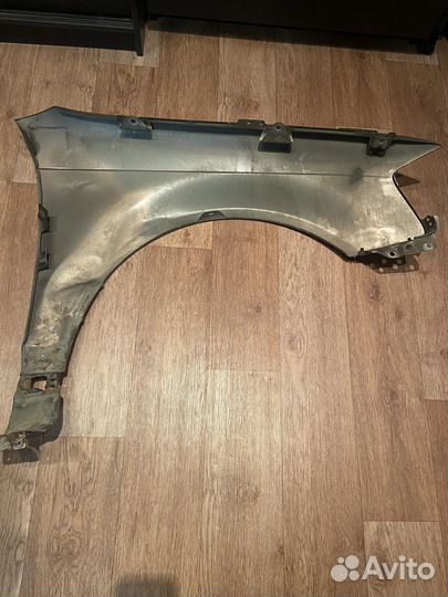 Левое переднее крыло от audi A3 8p (с дефектом)