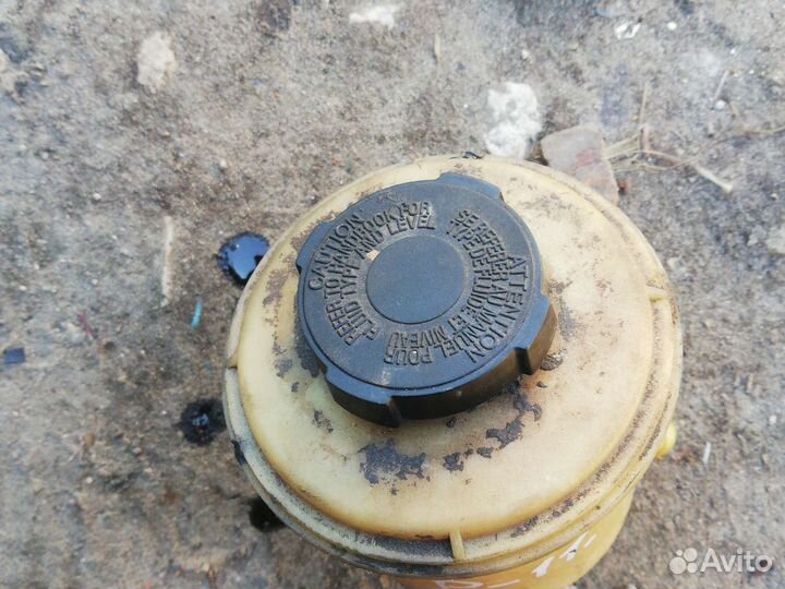 Бачок гур Ниссан Премьера Комфорт Р11