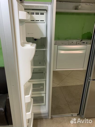 Холодильник Samsung SidebySide