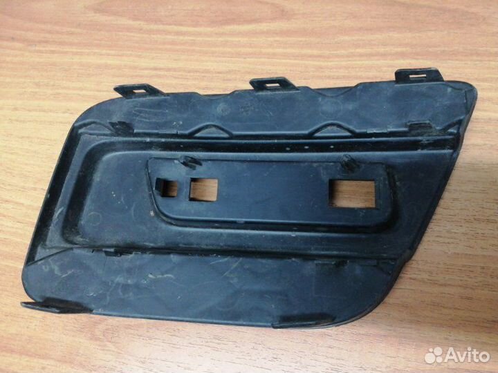 Накладка бампера задняя правая Renault Sandero