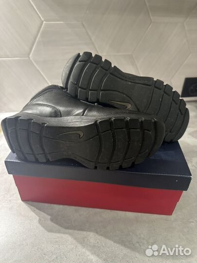 Кроссовки женские утепленные