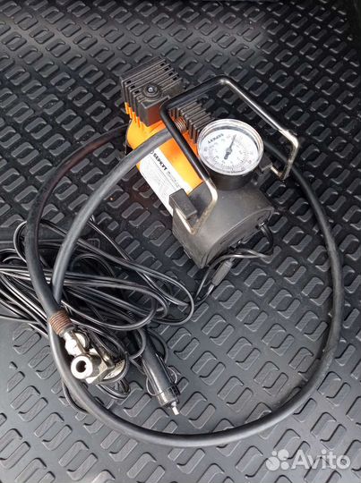 Компрессор автомобильный беркут r15