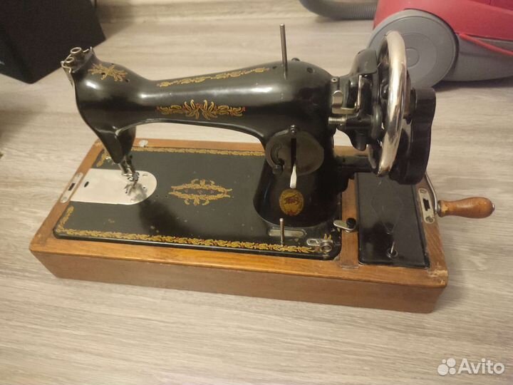 Швейная машина Подольск ручная