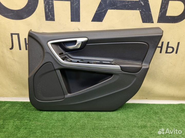 Обшивка двери передняя правая Volvo S60 2
