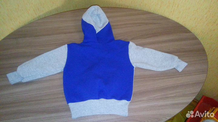 Продам толстовочку на мальчика