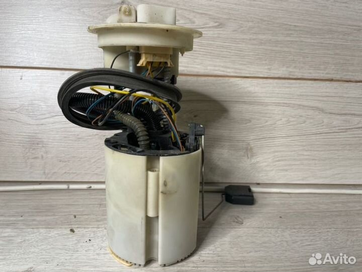 Бензонасос Volkswagen Passat B6 1.8 CDA 2010