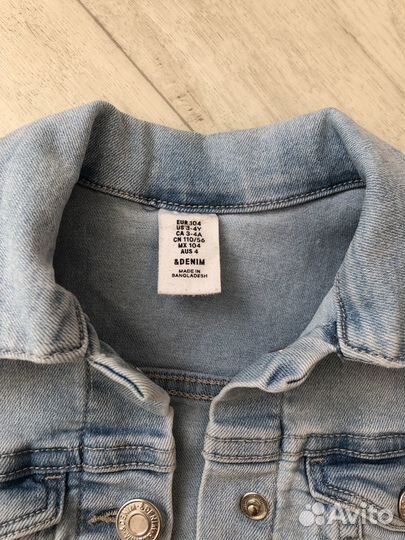 Продам джинсовую для девочки р.104