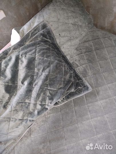 Покрывало с наволочками 5070