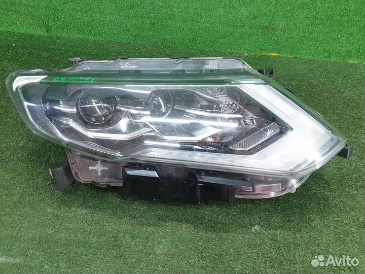 Фара правая Nissan X-Trail