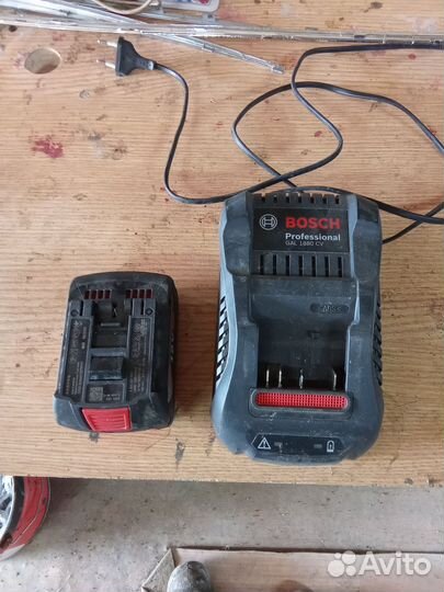 Зарядное устройство и аккумулятор bosch