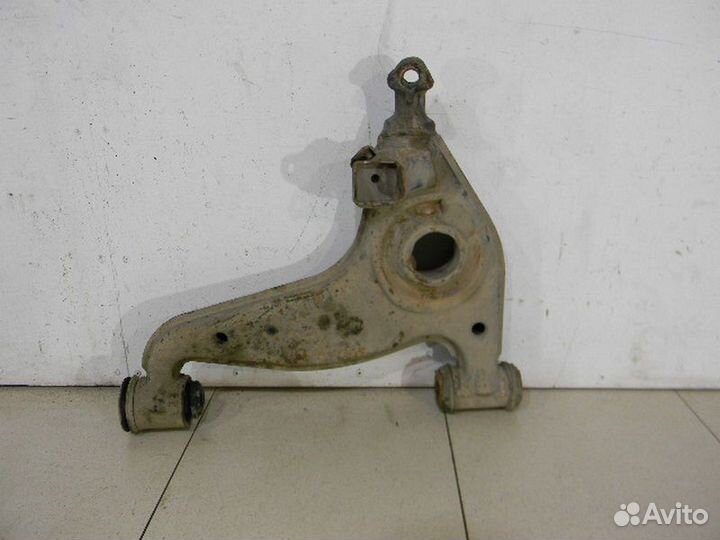 Рычаг передний левый нижний