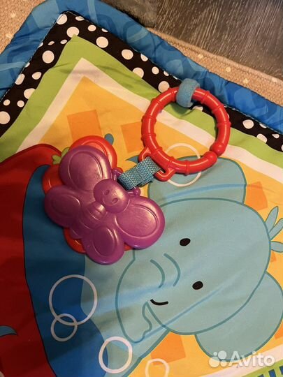 Развивающий коврик fisher price музыкальный