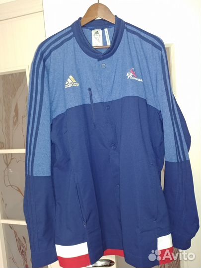 Новая спортивная куртка Adidas