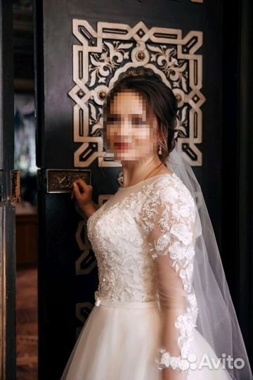 Свадебное платье со шлейфом