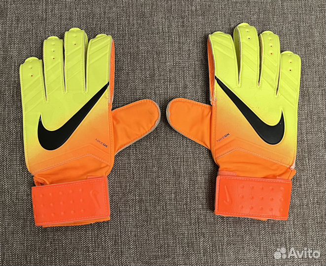 Футбольные Вратарские перчатки Nike