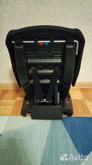 Детское удерживающее устройство (автокресло)