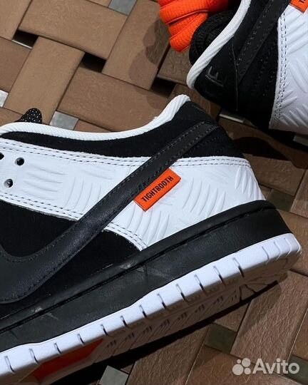 Nike Dunk Low SB x tightbooth