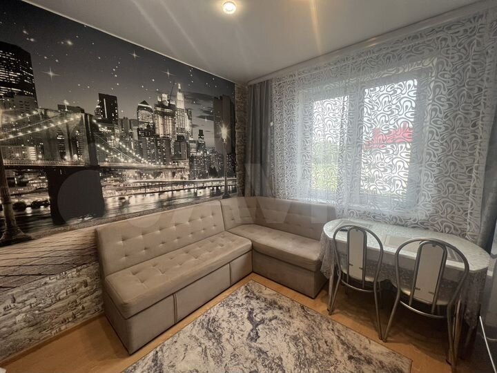2-к. квартира, 50 м², 3/3 эт.