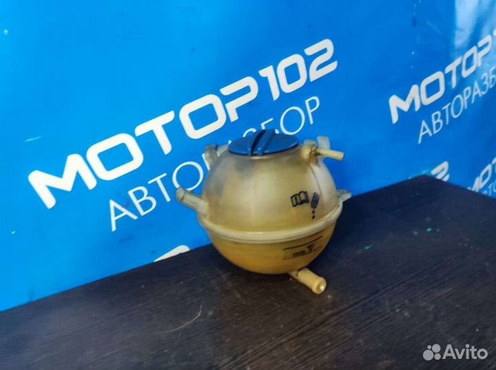 Расширительный бачок Volkswagen Passat b6