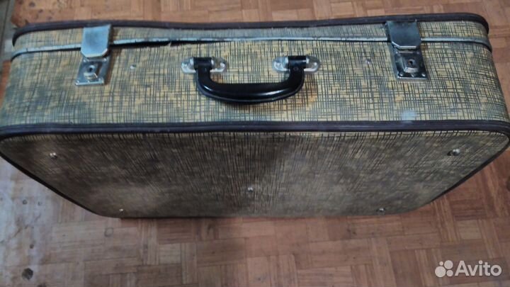 Чемодан большой Ретро