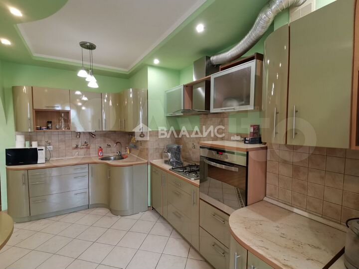 3-к. квартира, 100 м², 4/6 эт.