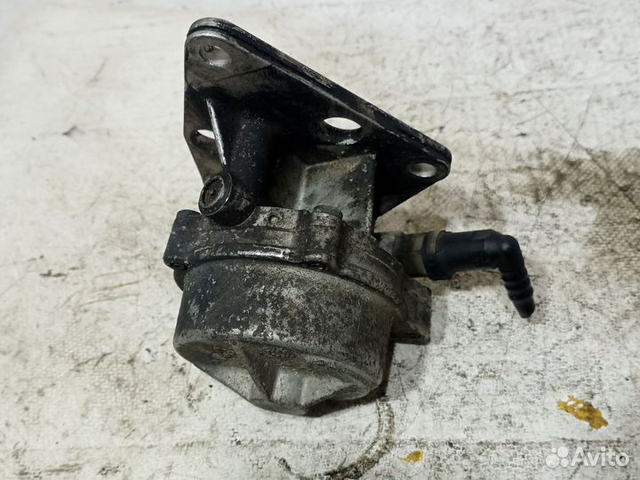 Насос вакуумный Peugeot Partner 1