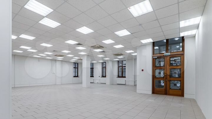 Сдам торговое помещение, 205.8 м²