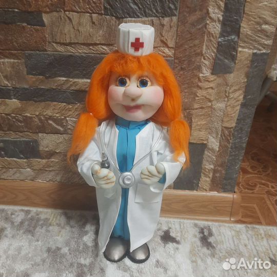 Кукла врач