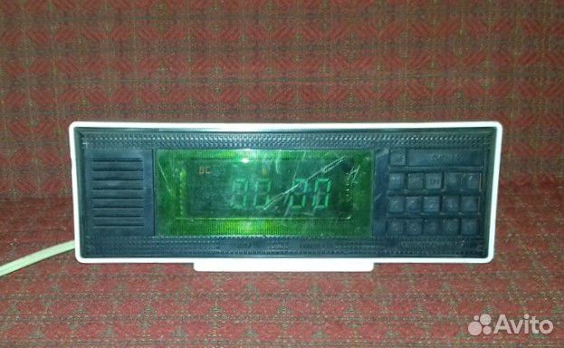 Часы электронные настольные