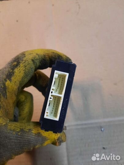 Блок управления LH зеркалом Toyota Highlander U50