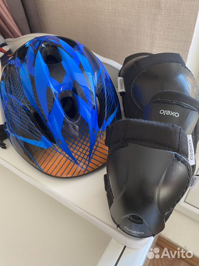 Комплект шлем детский и защита на колени локти