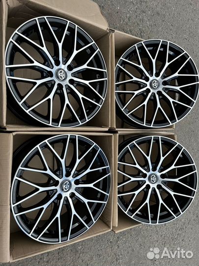 Литые диски BMF091 R17 на Toyota Camry