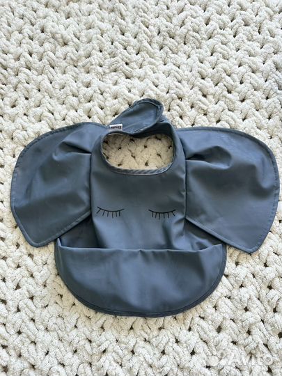 Нагрудник для кормления