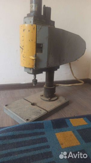 Резьбонарезной станок