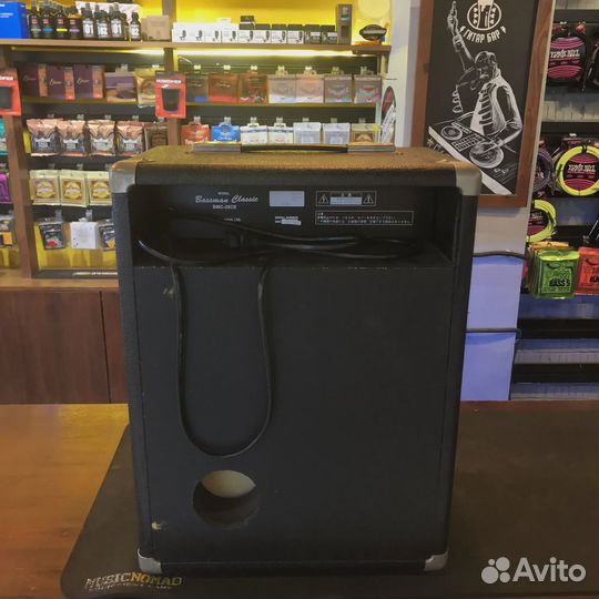 Комбоусилитель для бас гитары Fender Bassman Class